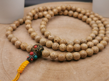 Rattan "Lotus" Mala + Ethno-Schmuck als "Guru" | 8mm, 108 Perlen, beige